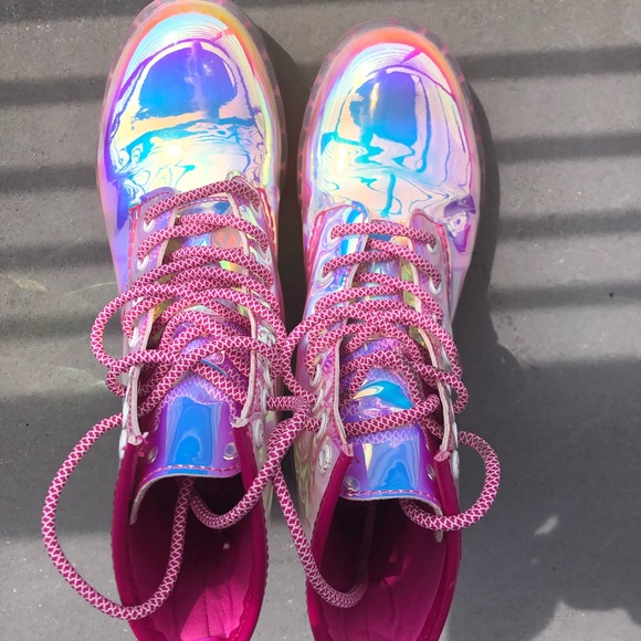 Festy Besty Holographic Boots - Picture 3 of 4